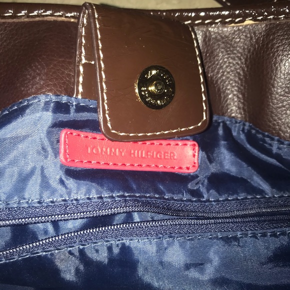 Tommy Hilfiger Brown Handbag - Picture 4 of 4